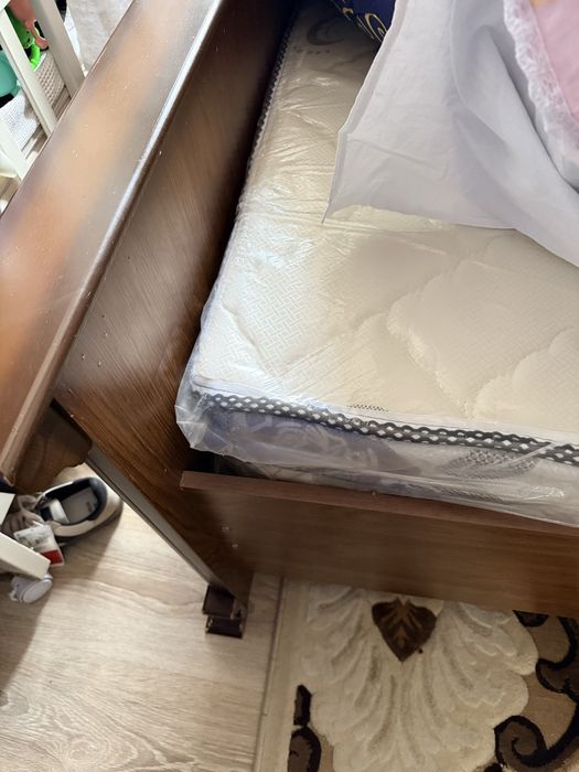 Продаю двуспальный диван