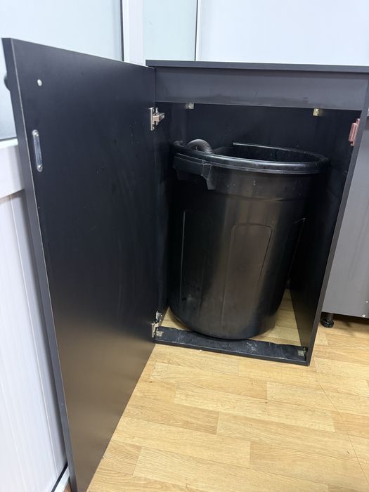 Продам мусорный бак
