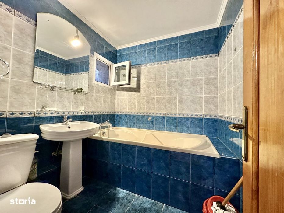 Apartament 3 camere Gorjului, 69,5 mp, 2 bai, 2 balcoane, bloc 1979