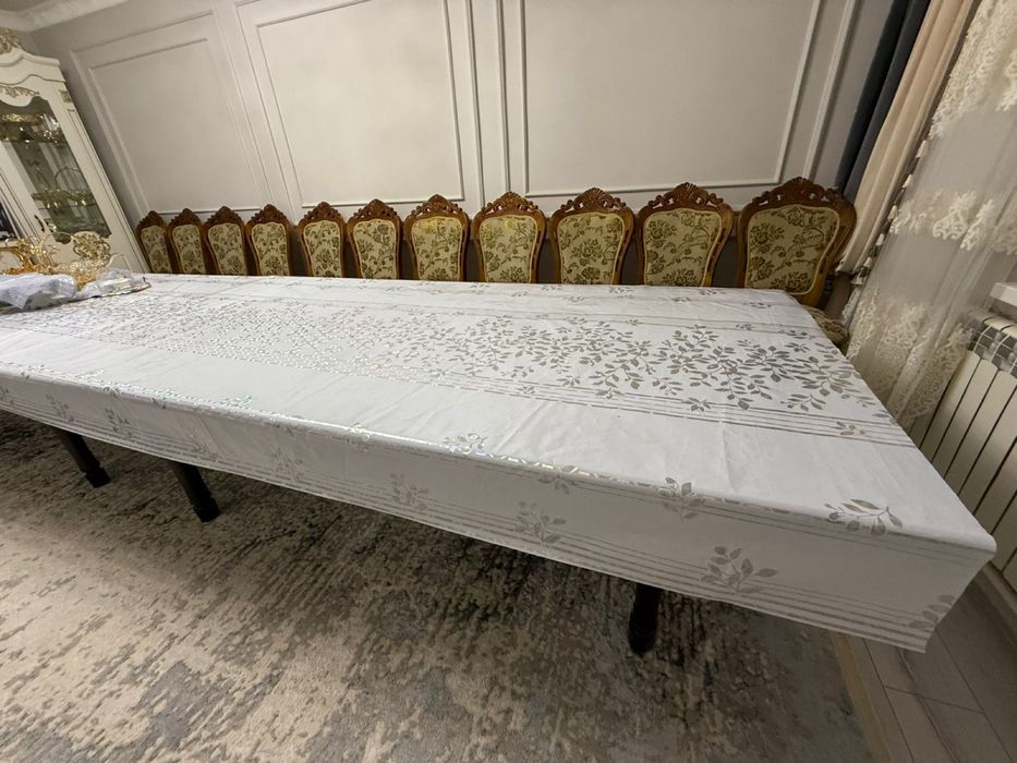 Стол для гостиной