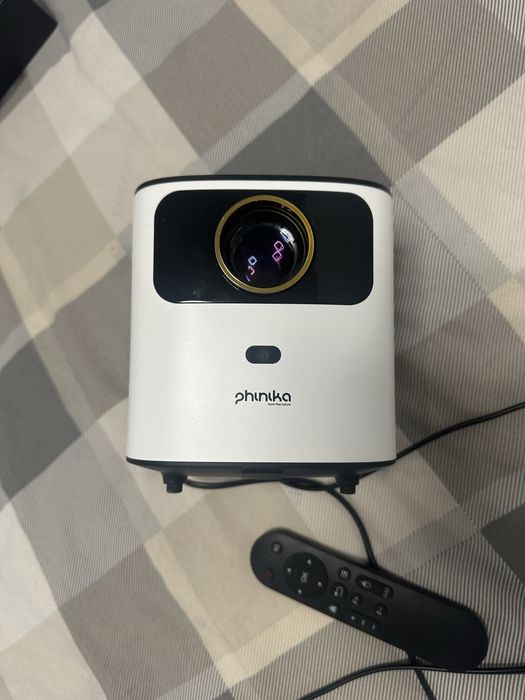 Проектор PHINIKA
