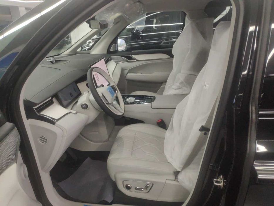 Volvo EM90 2025 Ultra Six-Seater