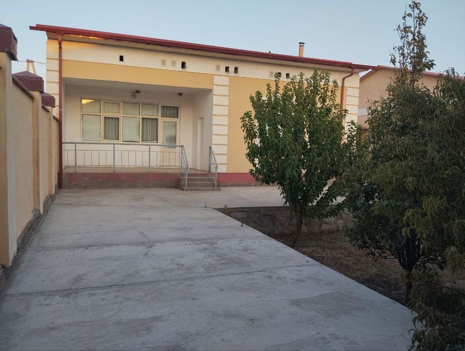 Навбахор тумани Тошработ маҳалласида жойлашган Коттеж сотилади