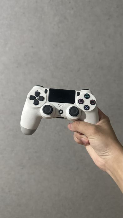 Продаю Sony Dualsense: Cosmic Red. Оригинальный