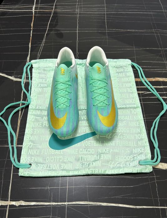 Ghete de fotbal Nike