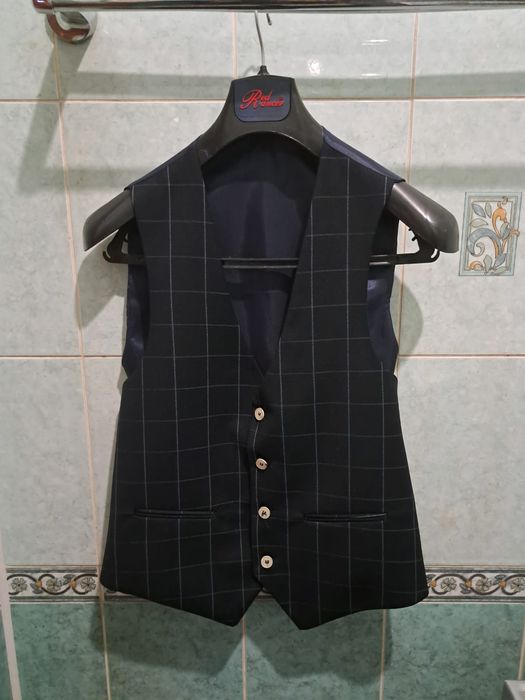 Продам костюм тройка