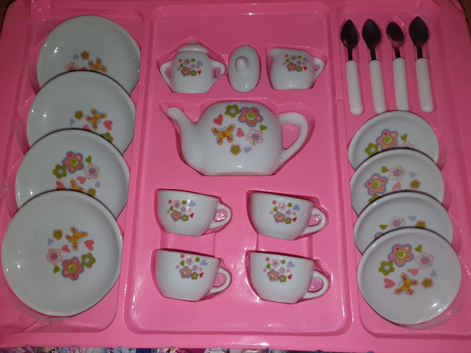 Детски чаен сервиз,Doh машина за сладолед,Меченце Hello pets