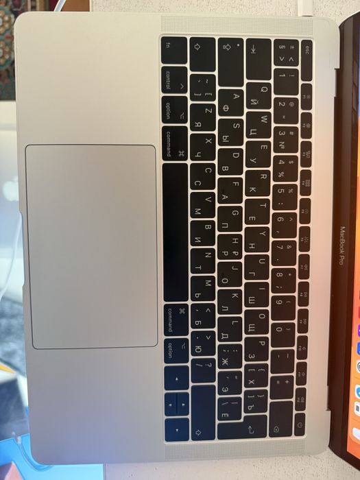 Macbook Pro 2017/i5/8/128/ideal