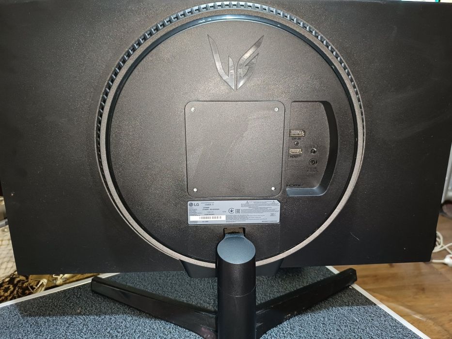 Монитор LG Ultra Gear