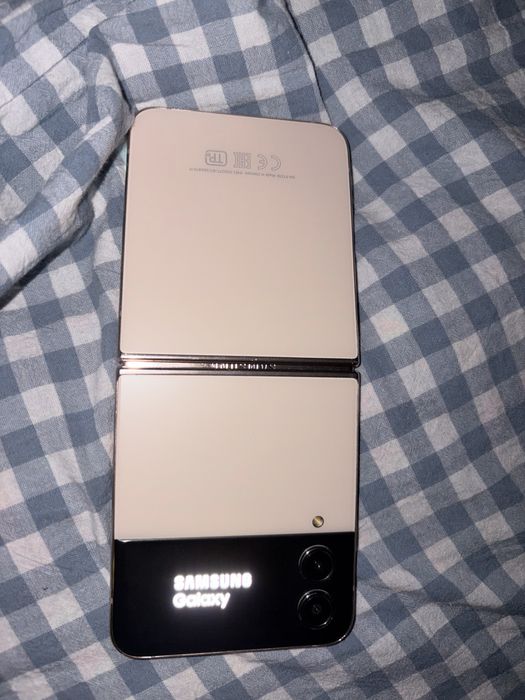 Galaxy Z Flip 4