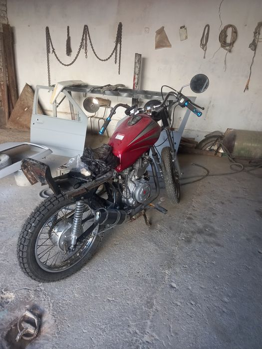 Moto sotiladi srochni pul zarur