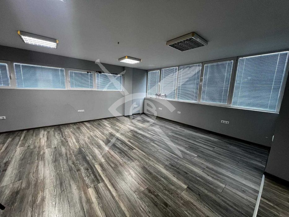 Продава се Офис в Бургас, Славейков - 311 кв.м за 1050 €/кв.м - Снимка #3