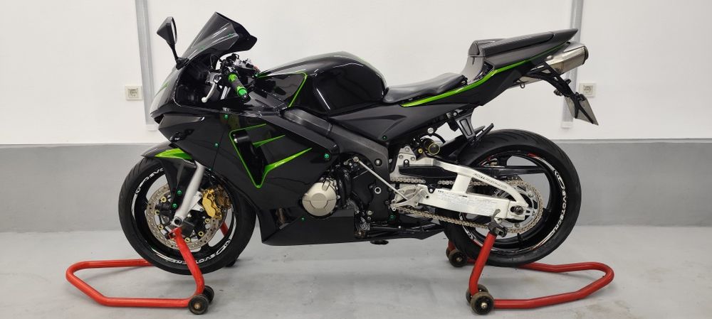 Honda CBR 600RR -pc37