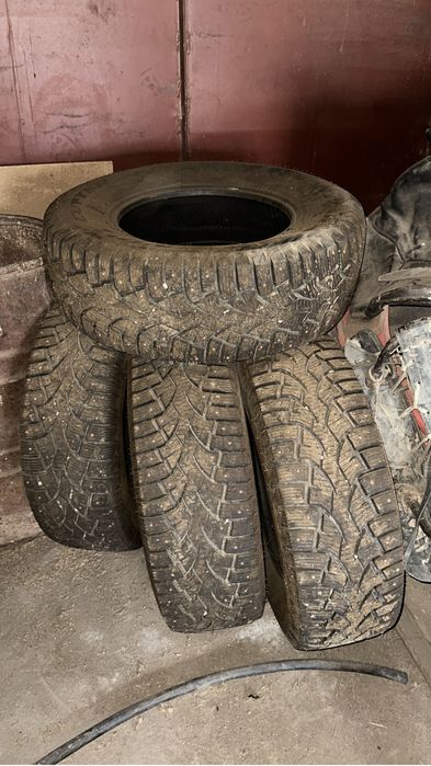 Продам шины зима R17