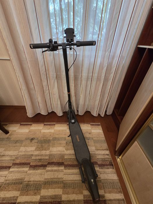 Продам электросамокат Ninebot F2