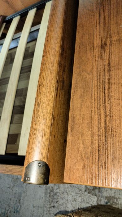 Кровать полуторка из дерева (массив)