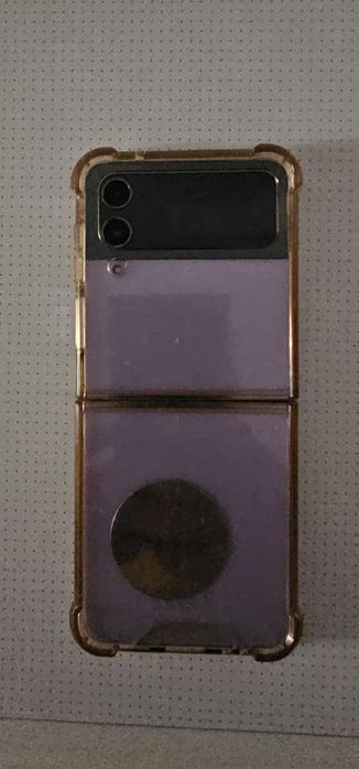 Vând Samsung Galaxy Z Flip4 (SM-F721B) - 256 GB / 8 GB RAM - IMPECABIL