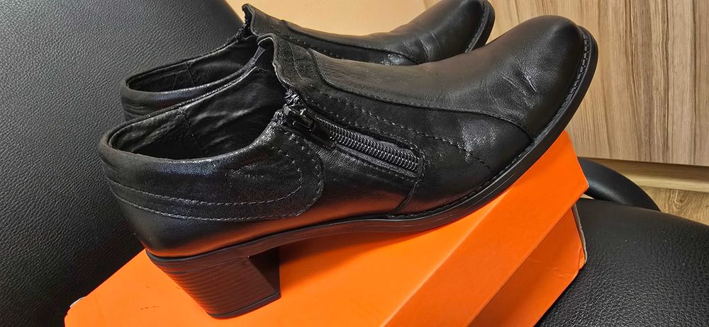 Дамски обувки от естествена кожа номер 39