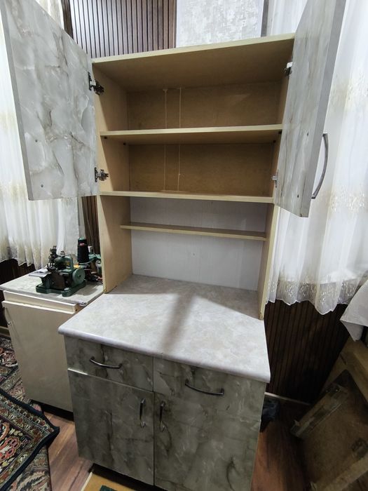 3 мебели, парта, кухинный маленький, шкаф для прихожки