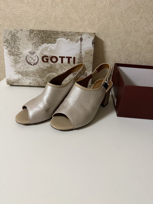 Продам туфли и сапоги