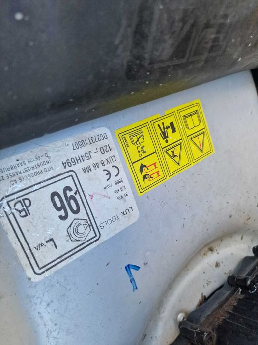 Masina de taiat iarba LuxTools pe benzina Briggs 3cp SAC si Tractiune