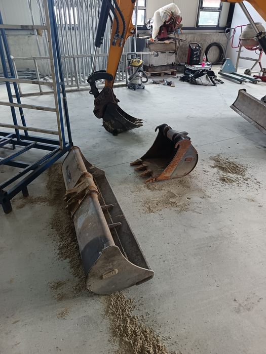 Excavator 3,5 tone bobcat 1800 ore