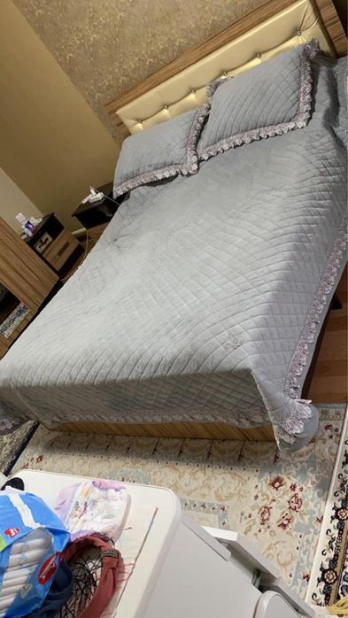 Продается спальный гарнитур