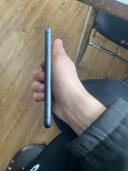 Продам Айфон 11, 64гб, 78акб