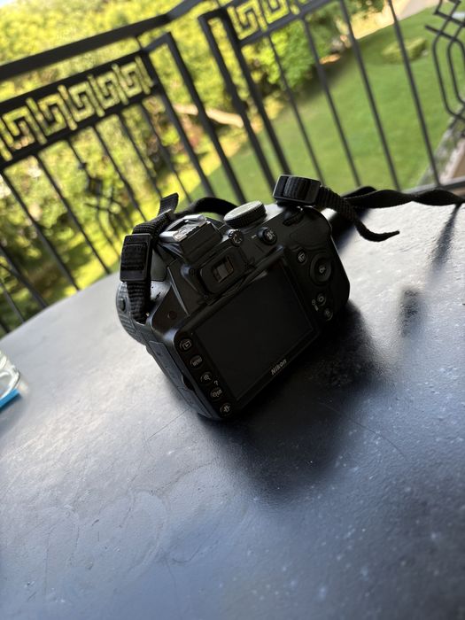 Nikon D3200 + obiectiv Nikon AF-S DX 18-55mm | Doar 8.000 cadre | Stare excelentă