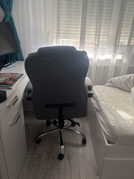 Vând scaun birou