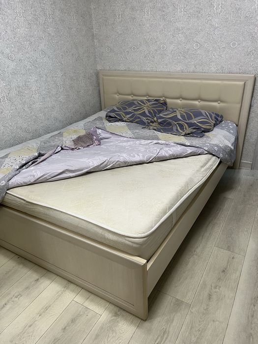 Двух спальная кровать