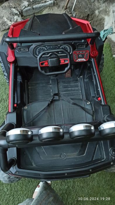 Детские машина сотилади идеальный холатда.