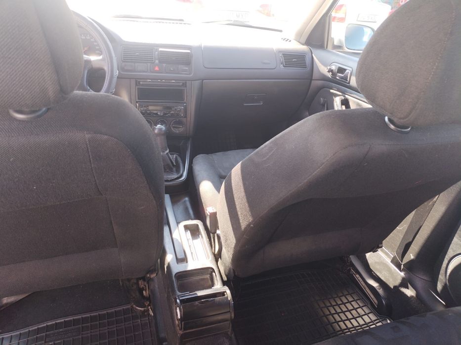 VOLKSWAGEN Golf 2000 — imagine 4