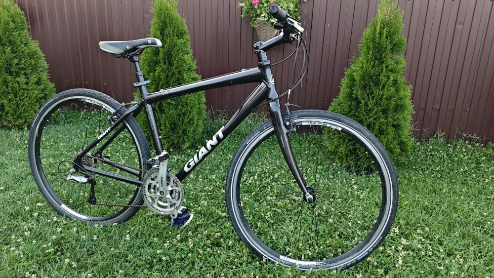 Bicicleta Giant CRS roți pe 28, furca de carbon