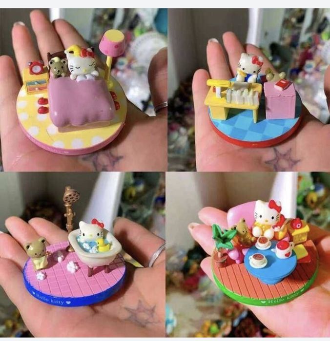 Китти в коробочках.