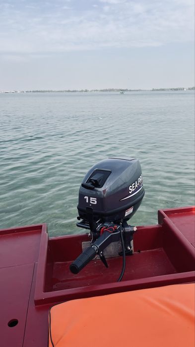 Катер с матором новый.