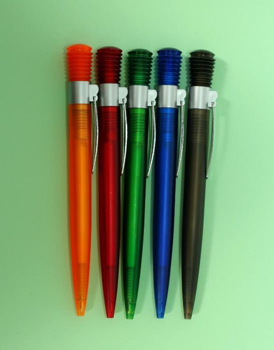 Химикали на едро и дребно 300 модела и цвята. Цена 0.20ст за бройка