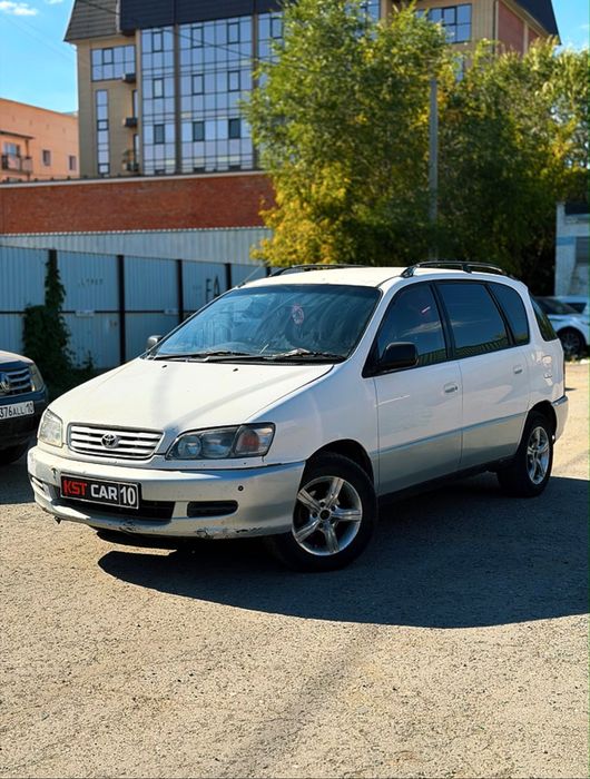 В продаже Toyota Ипсум