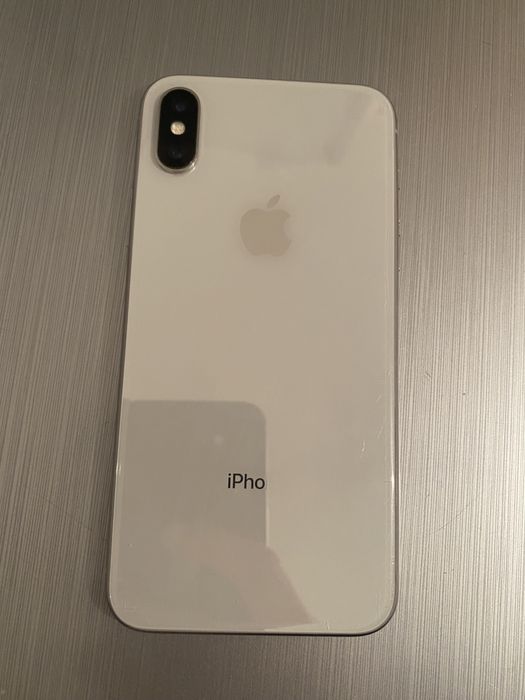 Продам iPhone X на 64 Гб