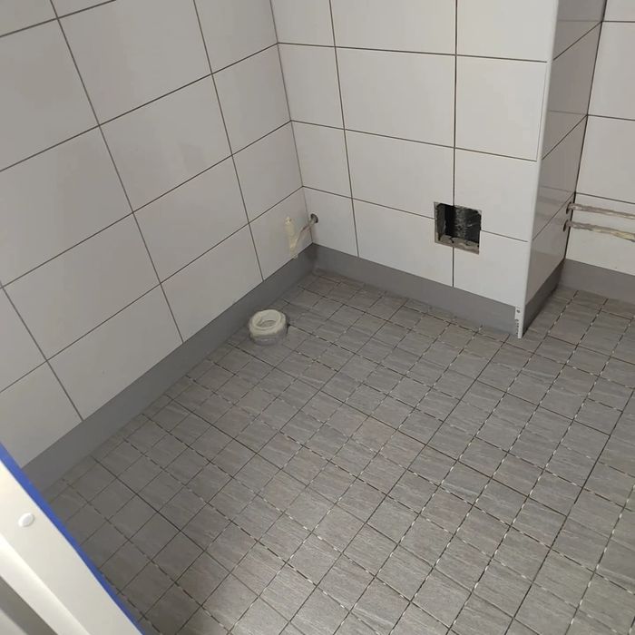 Zugrav, gresie, faianță,rigips –Execut lucrări de calitate finisaje interioare,exterioare