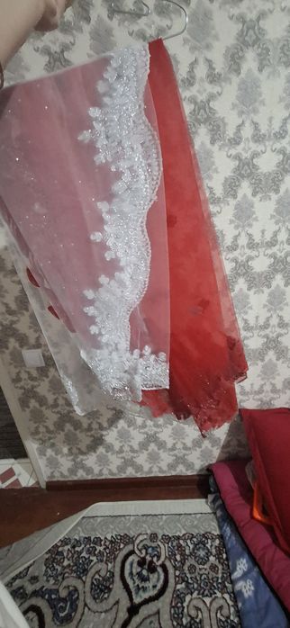 Vecherniy ko'yne, kelin salom uchun ko'yne fatalari bilan sotiladi