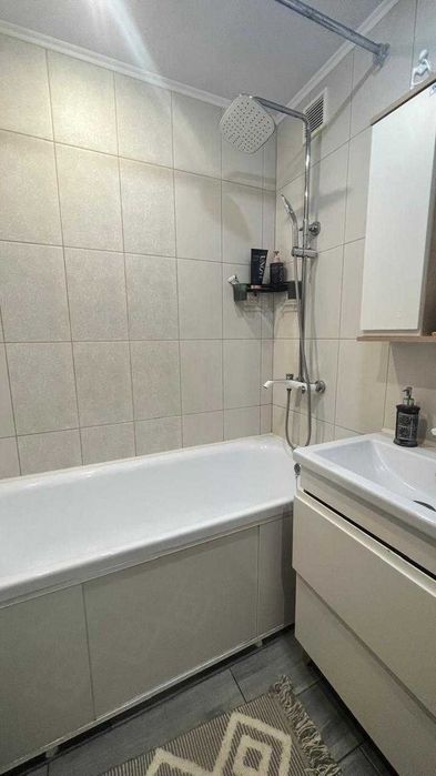 Продам 4 ком квартира РН Центр