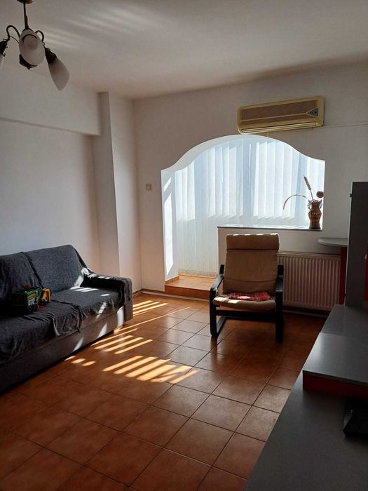 Inchiriez 3 camere pe termen lung