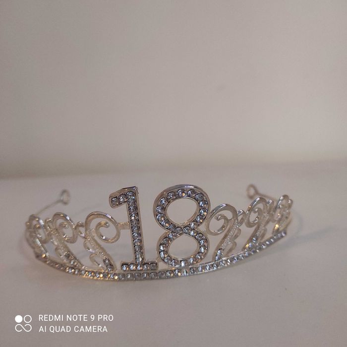 Coroniță 18ani  nouă