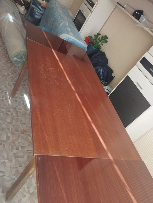 Продам стол из красного дерева