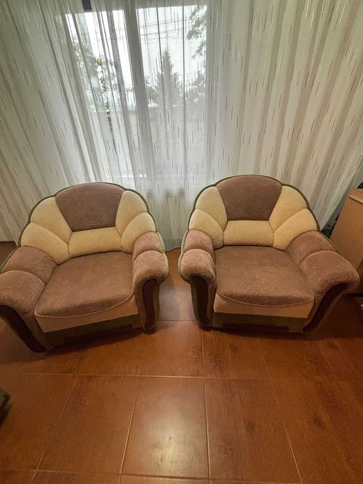 2 Fotolii extensibile mari, foarte confortabile – stare foarte bună