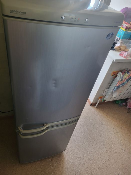 Продам 2 холодильника Samsung