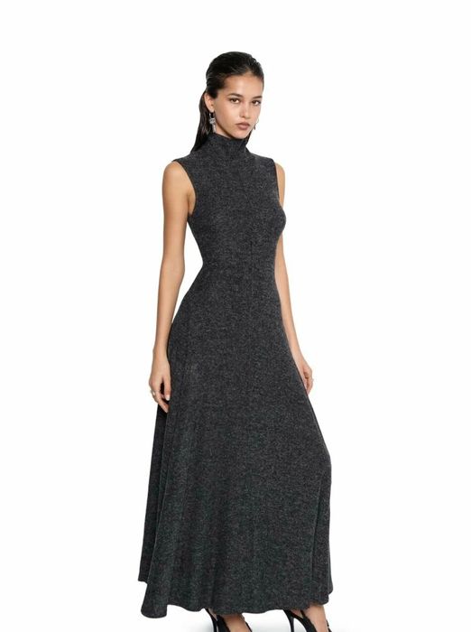 Платье женственное