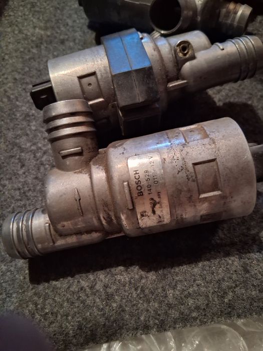 Продавам части  за бмв е36