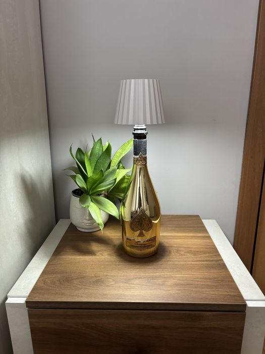 Armand de Brignac лампа от празна бутилка
